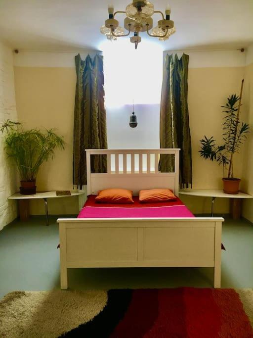 Vintage Studio Apartment, Garden And Free Parking Budapeszt