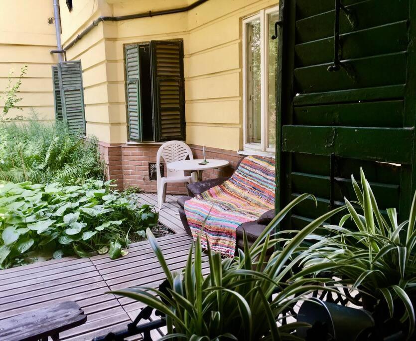 Vintage Studio Apartment, Garden And Free Parking Budapeszt